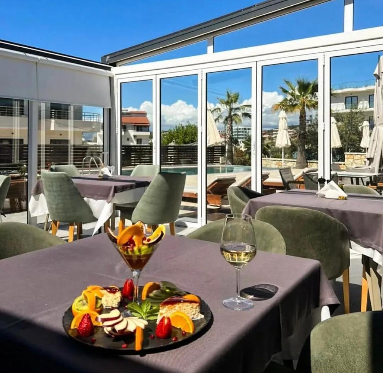 Blue Water Hotel Εξαμίλιο Εξωτερικό φωτογραφία